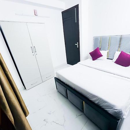 نيودلهي Hotel 24By7 المظهر الخارجي الصورة