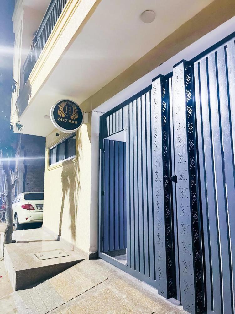 نيودلهي Hotel 24By7 المظهر الخارجي الصورة